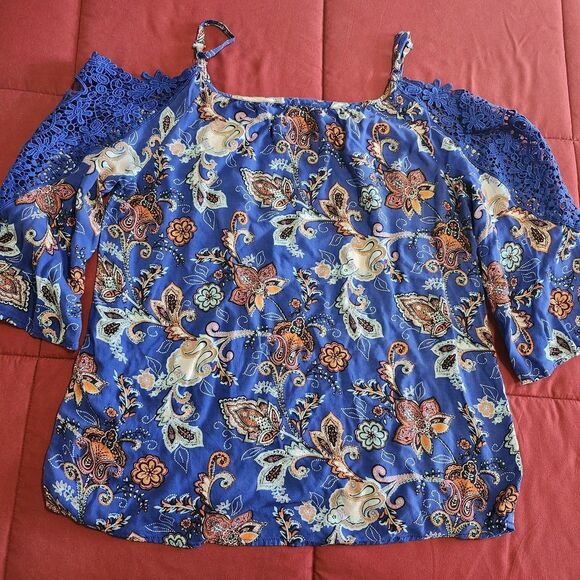 C Est 1946 Cato Womens Blue Floral Cold Shoulder Crochet Sleeve Blouse Small - Picture 7 of 9